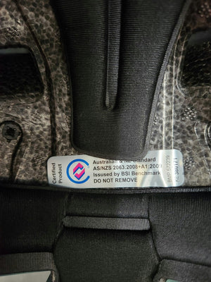 BHE-150 HELMET WAVE - Black