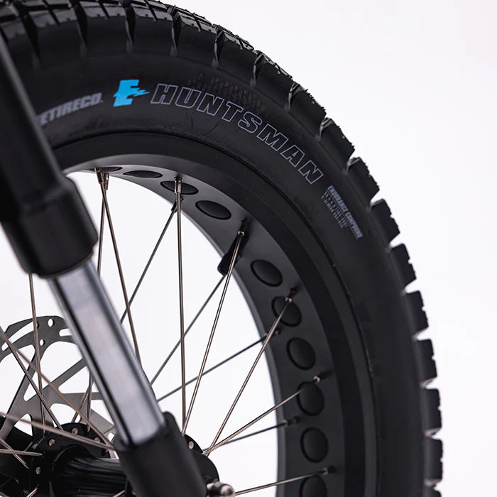 Vee Huntsman Tyre