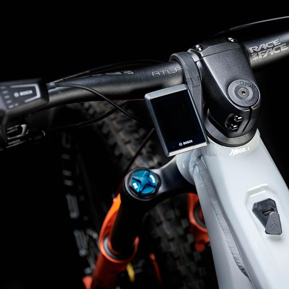 FOCUS SAM2 6.9 E-MTB BOSCH Electric Bike