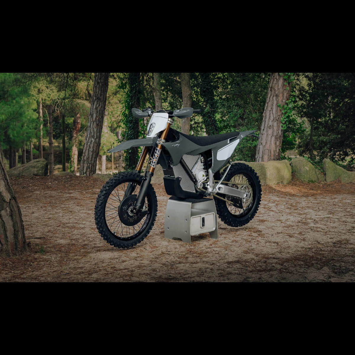 Stark VARG EX Factory Edition - ALPHA 80hp  - ADR Road Registered - PRE ORDER ONLY LIMITED NUMBERS